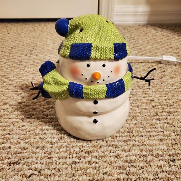 Scentsy Holiday Collection Snowman Winter Wax Warmer RETIRED - Picture 2 of 6